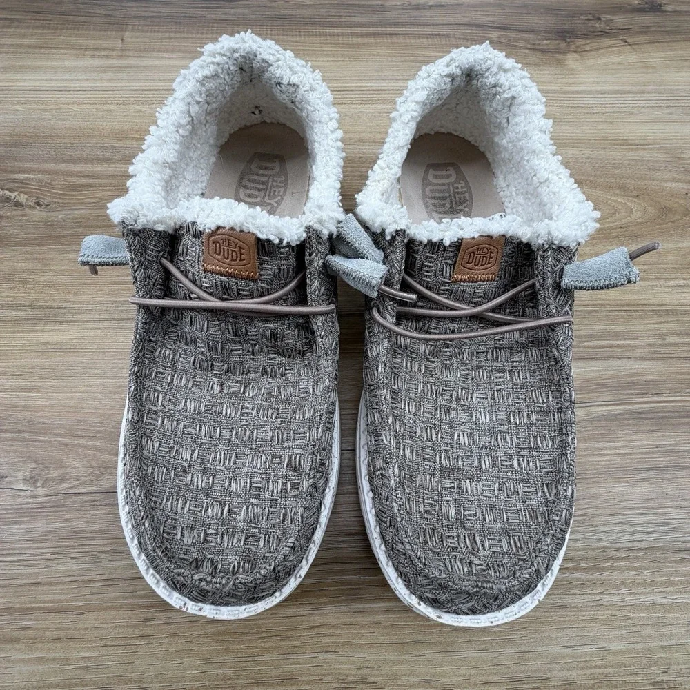 Hey Dude Wendy Warmth Slip On Casual Shoes 8 Beige Cozy Faux Shearling Comfort